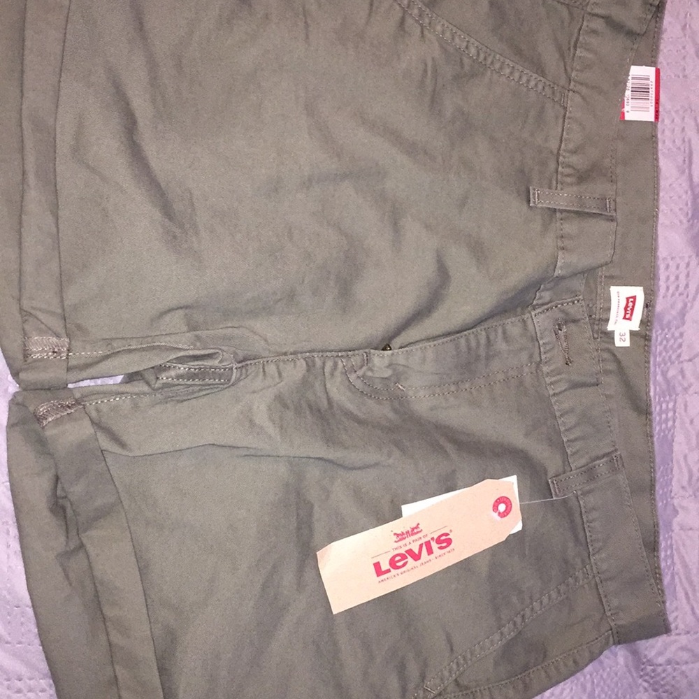 Classic Chino Levi Shorts